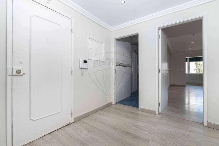 Apartamento T2 para Venda em Agualva e Mira-Sintra Foto 19
