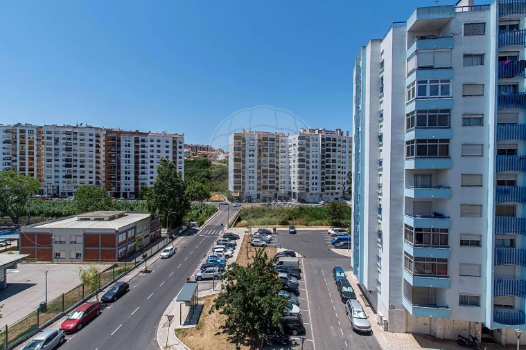 Apartamento T2 para Venda em Agualva e Mira-Sintra Foto 21