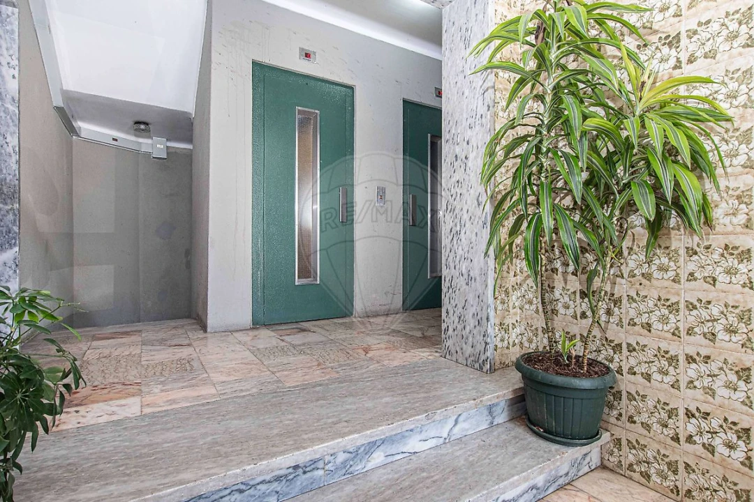 Apartamento T2 para Venda em Agualva e Mira-Sintra Foto 22