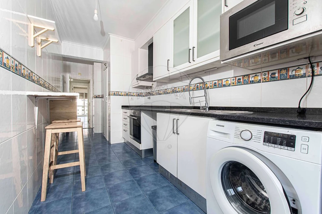 Apartamento T2 para Venda em Agualva e Mira-Sintra Foto 17