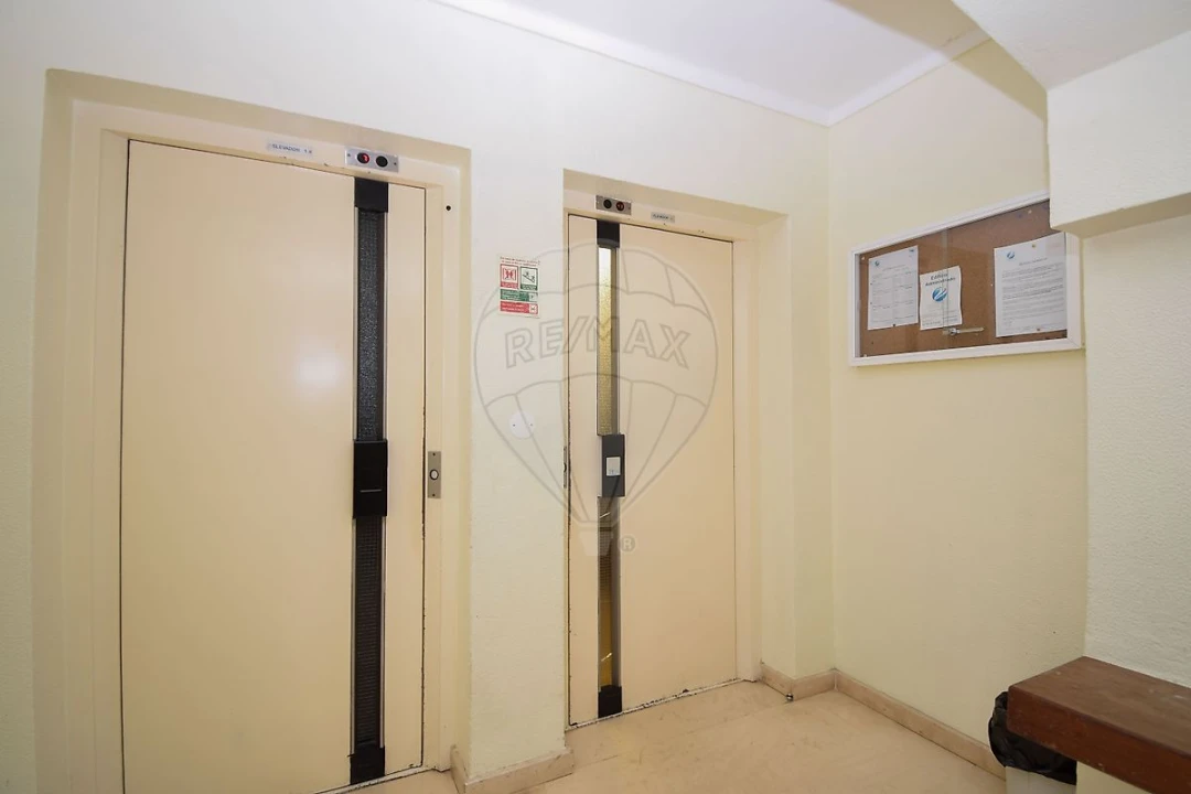 Apartamento T2 para Venda em Cacém e São Marcos Foto 19