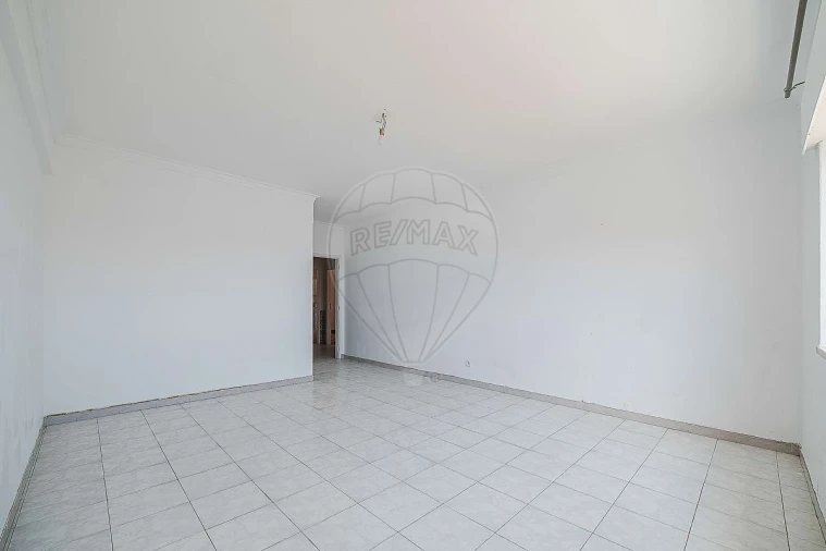 Apartamento T2 para Venda em Alverca do Ribatejo e Sobralinho Foto 2
