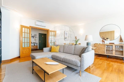 Apartamento T3 para Arrendamento em Sacavém e Prior Velho