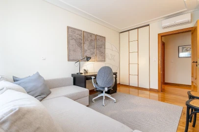 Apartamento T3 para Arrendamento em Sacavém e Prior Velho