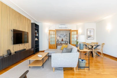 Apartamento T3 para Arrendamento em Sacavém e Prior Velho
