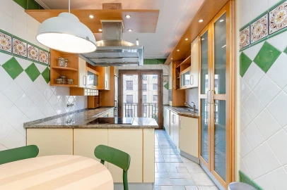 Apartamento T3 para Arrendamento em Sacavém e Prior Velho