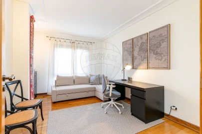 Apartamento T3 para Arrendamento em Sacavém e Prior Velho