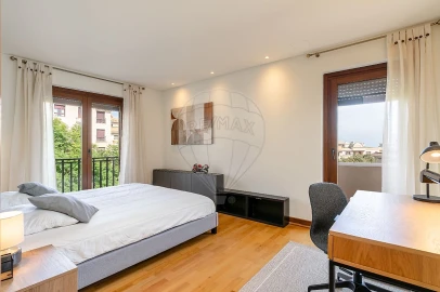 Apartamento T3 para Arrendamento em Sacavém e Prior Velho