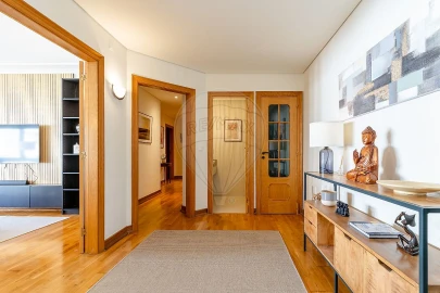 Apartamento T3 para Arrendamento em Sacavém e Prior Velho