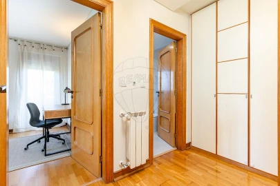 Apartamento T3 para Arrendamento em Sacavém e Prior Velho