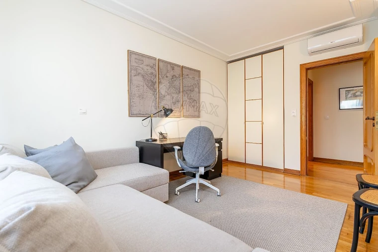 Apartamento T3 para Arrendamento em Sacavém e Prior Velho Foto 8