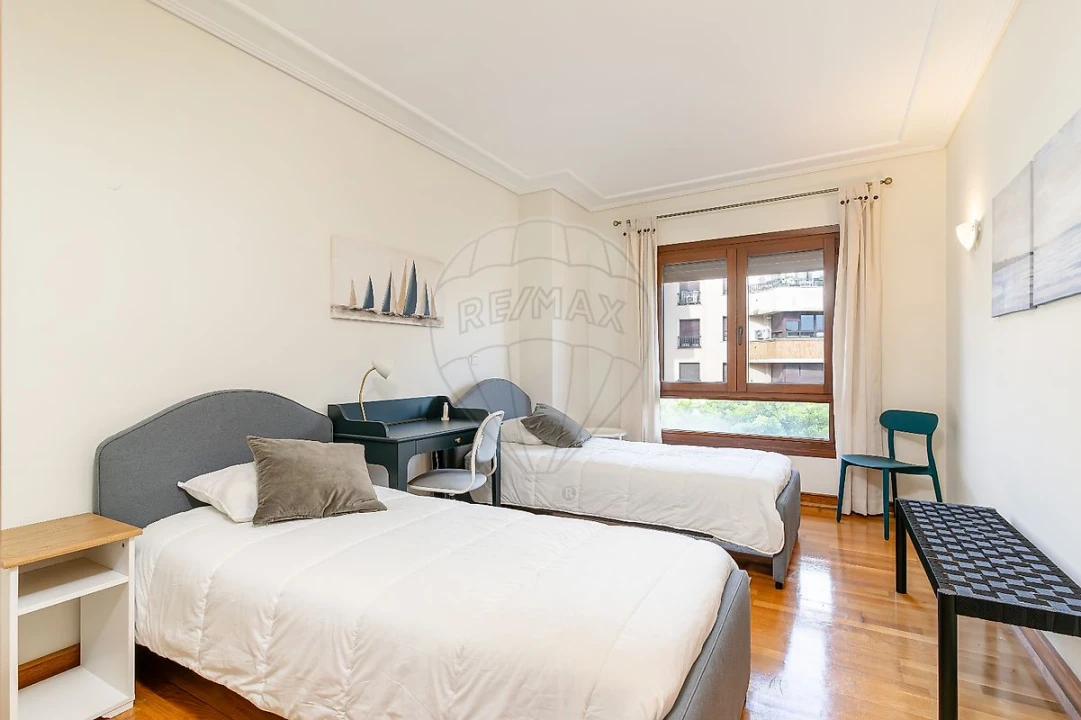 Apartamento T3 para Arrendamento em Sacavém e Prior Velho Foto 3