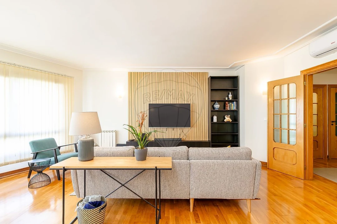 Apartamento T3 para Arrendamento em Sacavém e Prior Velho Foto 20