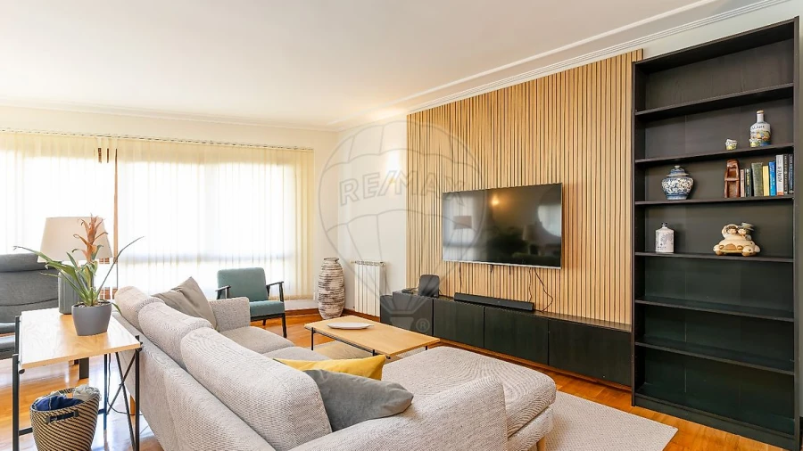 Apartamento T3 para Arrendamento em Sacavém e Prior Velho