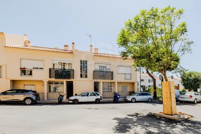 Apartamento T1 para Venda em Carnaxide e Queijas