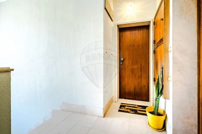 Apartamento T1 para Venda em Carnaxide e Queijas