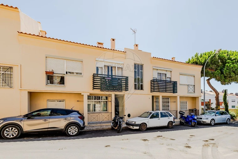 Apartamento T1 para Venda em Carnaxide e Queijas Foto 16