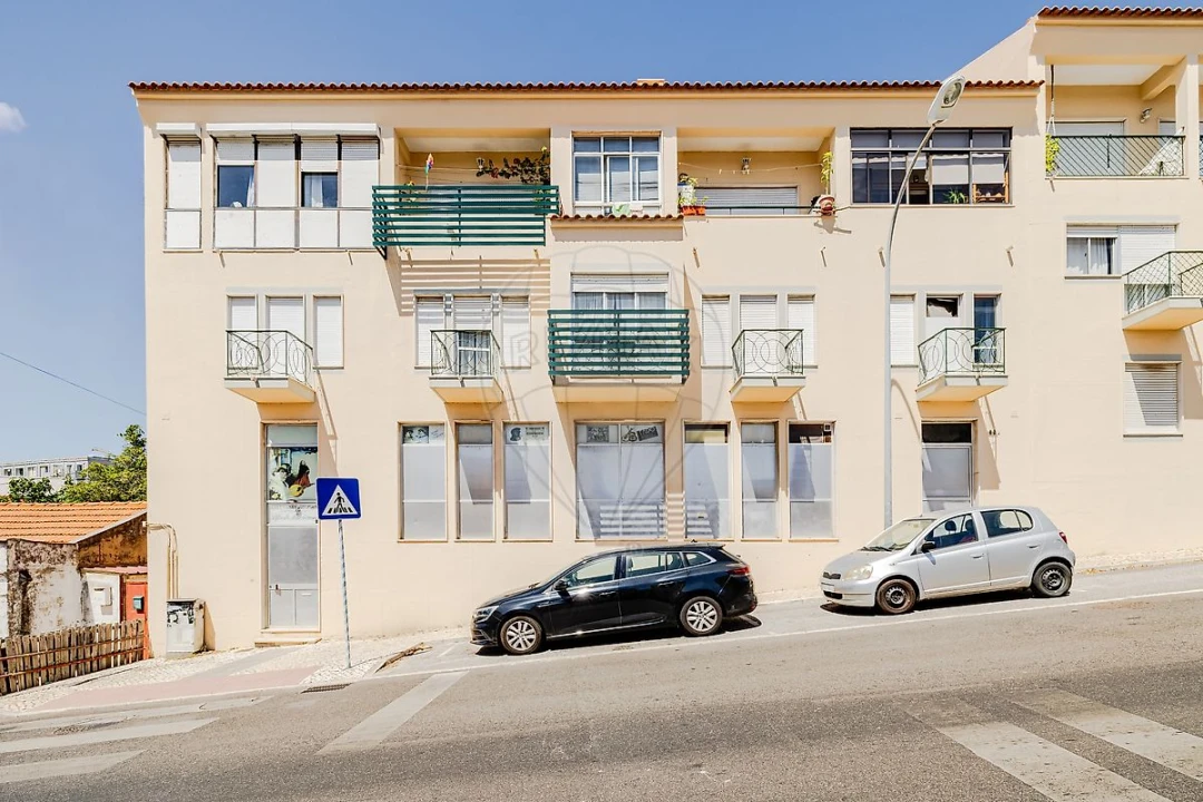 Apartamento T1 para Arrendamento em Carnaxide e Queijas Foto 17