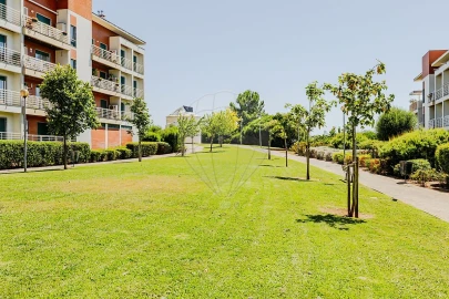 Apartamento T1 para Arrendamento em Carnaxide e Queijas