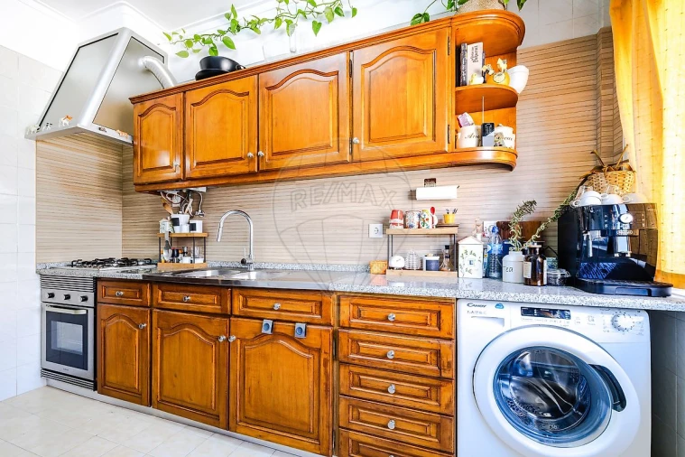 Apartamento T1 para Arrendamento em Carnaxide e Queijas Foto 9