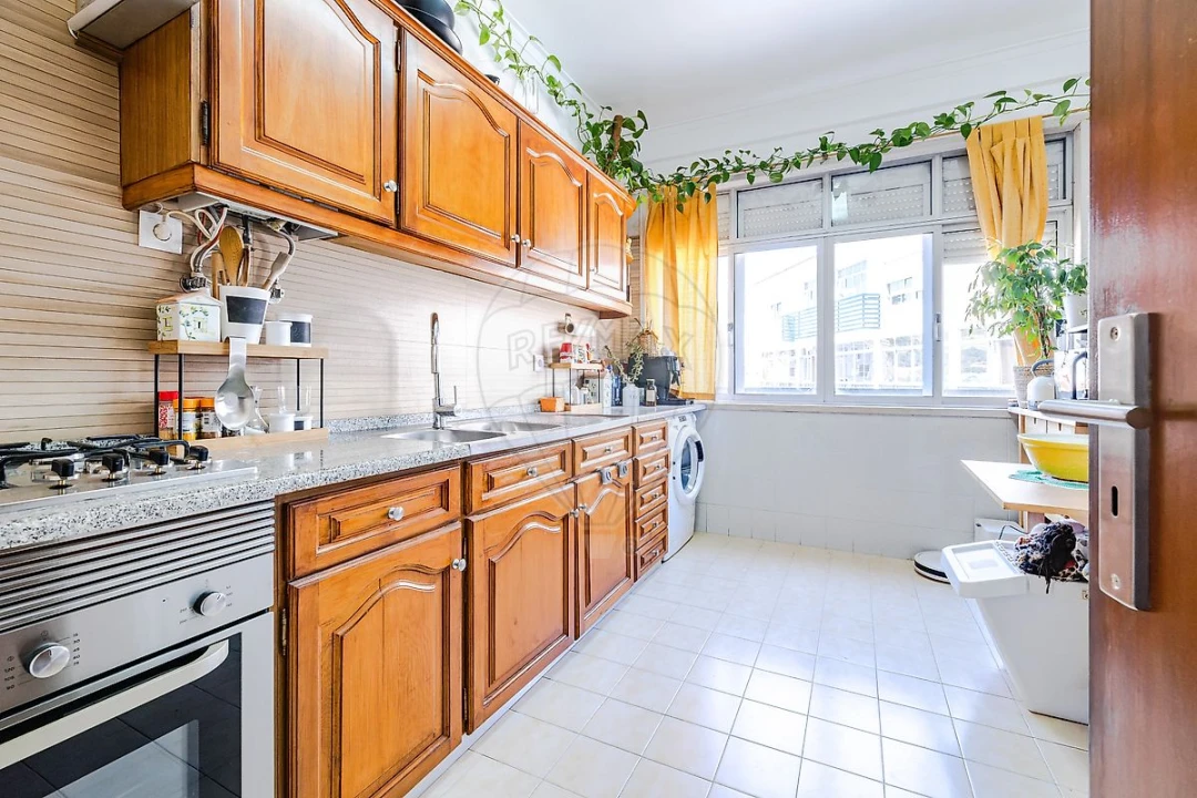Apartamento T1 para Arrendamento em Carnaxide e Queijas Foto 7