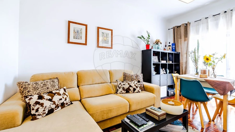 Apartamento T1 para Arrendamento em Carnaxide e Queijas