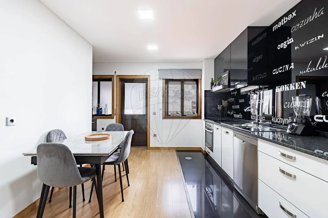 Apartamento T1 para Venda em Mozelos Foto 10