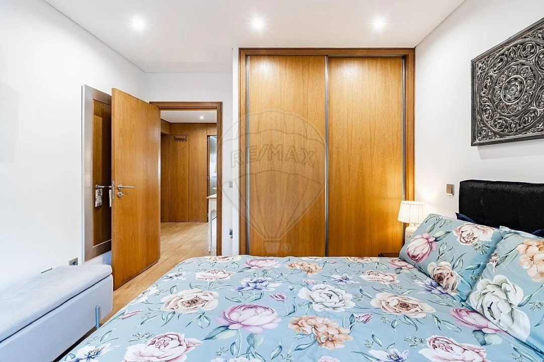 Apartamento T1 para Venda em Mozelos Foto 4