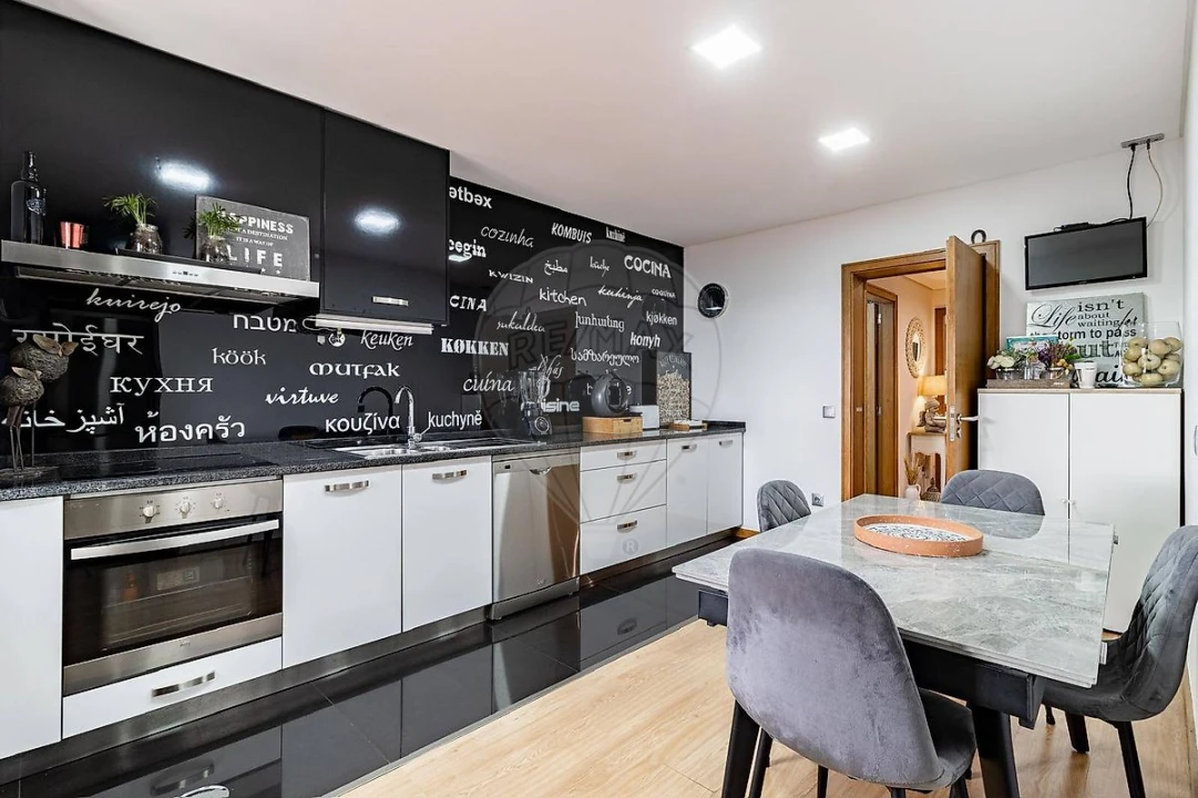 Apartamento T1 para Venda em Mozelos Foto 9
