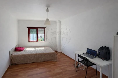 Apartamento T3 para Venda em Carregado e Cadafais