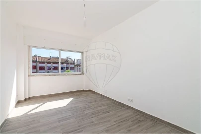 Apartamento T3 para Arrendamento em Arruda dos Vinhos