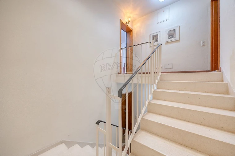 Apartamento T3 para Venda em Mafamude e Vilar do Paraíso Foto 22