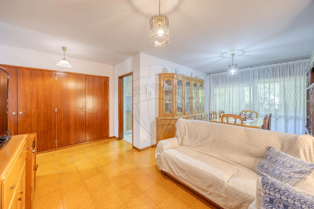 Apartamento T3 para Venda em Mafamude e Vilar do Paraíso Foto 17