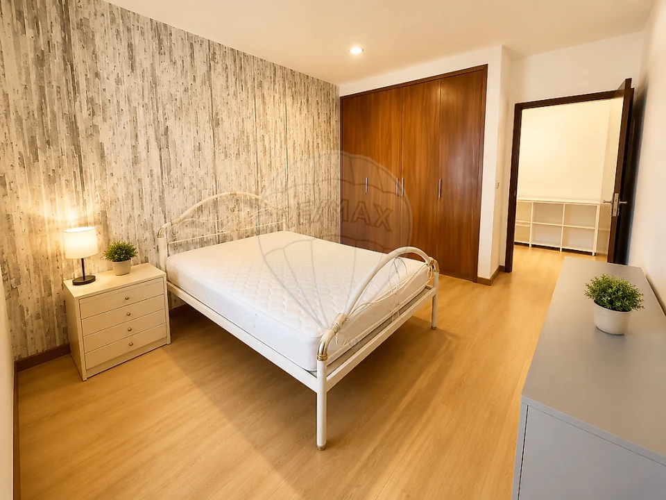 Apartamento T2 para Arrendamento em Pedroso e Seixezelo Foto 11