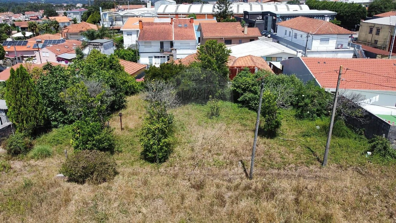 Moradia T3 para Venda em Mozelos Foto 5