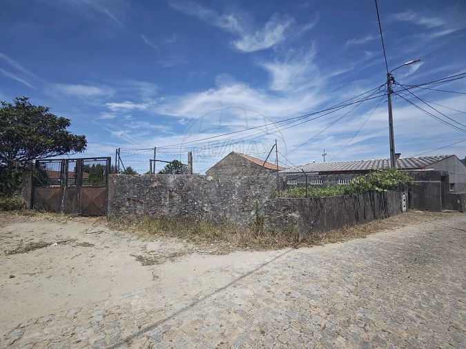 Moradia T3 para Venda em Mozelos Foto 9