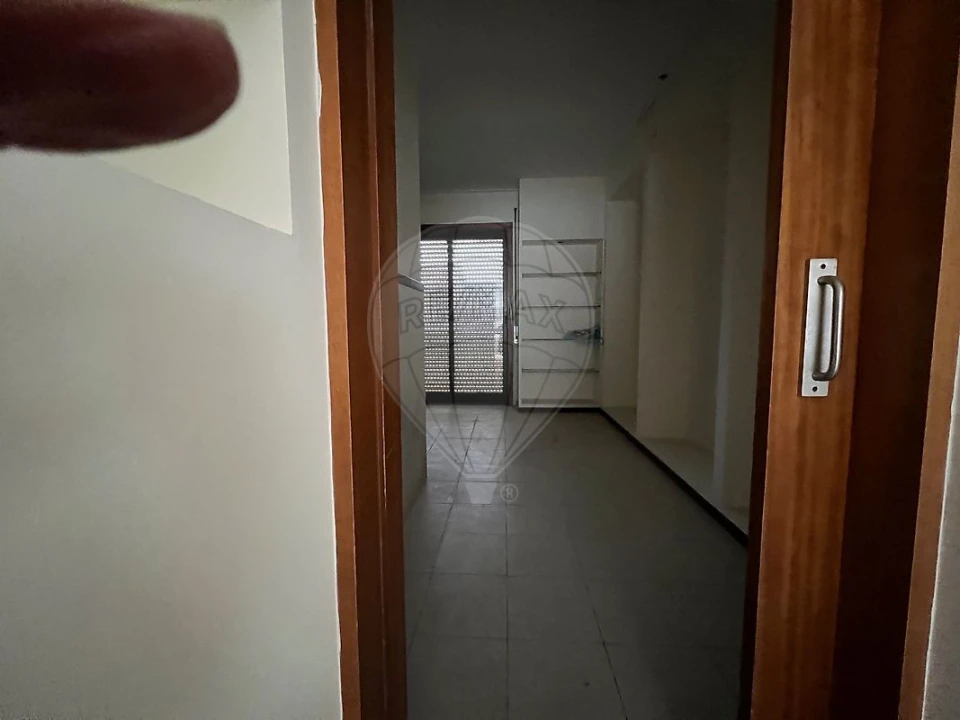 Loja para Arrendamento em Espinho Foto 3