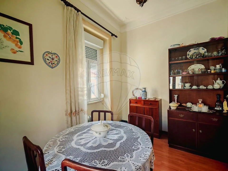Apartamento T2 para Venda em Penha de França Foto 17