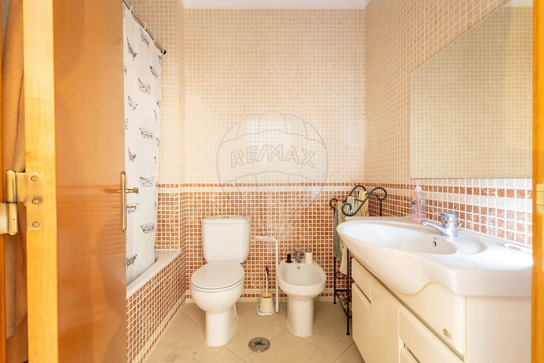Apartamento T1 para Venda em Carregado e Cadafais Foto 17