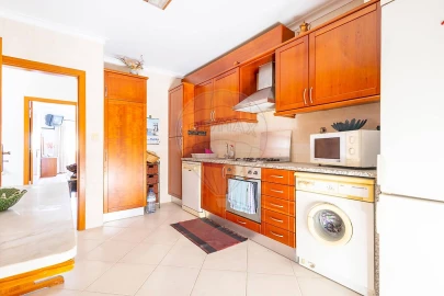 Apartamento T1 para Venda em Carregado e Cadafais