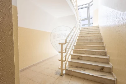 Apartamento T1 para Venda em Carregado e Cadafais