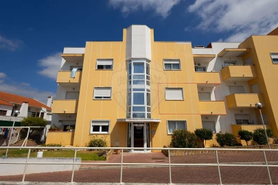 Apartamento T1 para Venda em Carregado e Cadafais