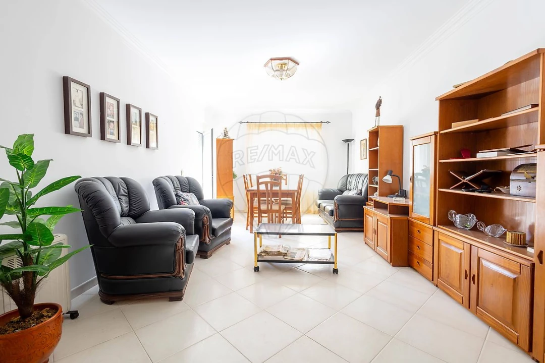 Apartamento T1 para Venda em Carregado e Cadafais Foto 6