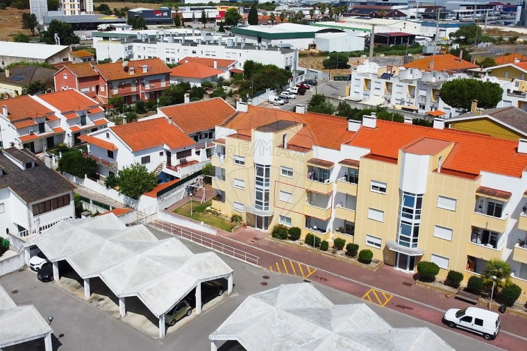 Apartamento T1 para Venda em Carregado e Cadafais Foto 2