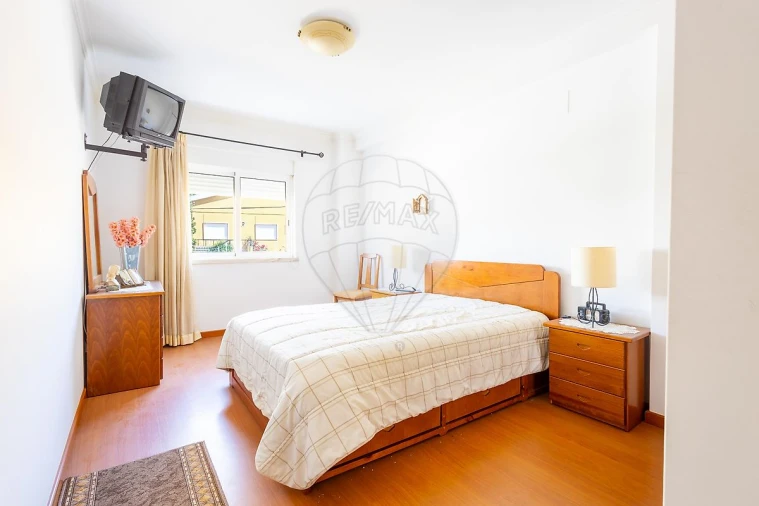 Apartamento T1 para Venda em Carregado e Cadafais Foto 14