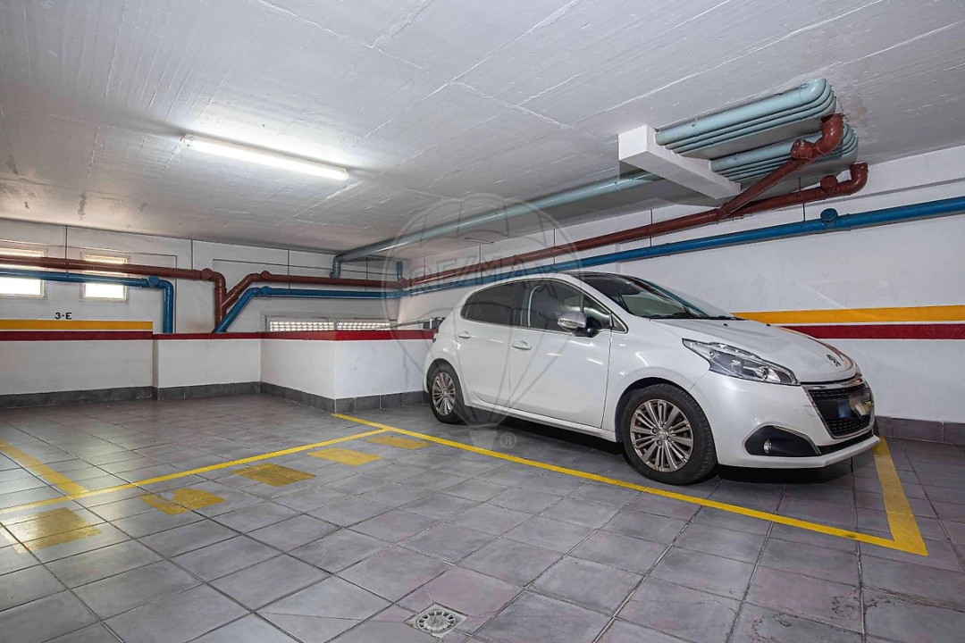 Apartamento T4 para Venda em São Domingos de Rana Foto 22
