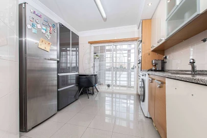 Apartamento T4 para Venda em São Domingos de Rana