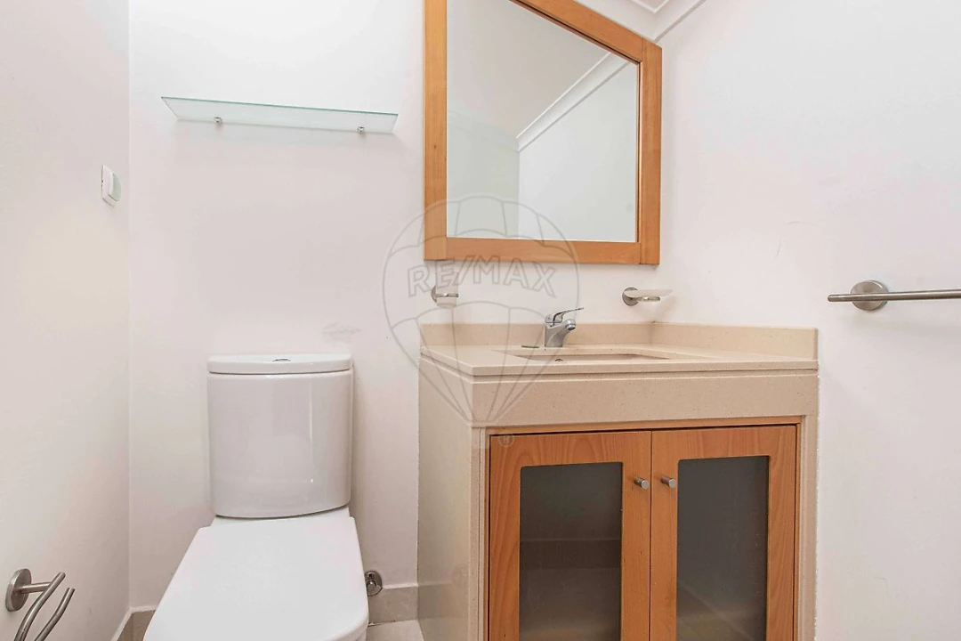 Apartamento T4 para Venda em São Domingos de Rana Foto 16