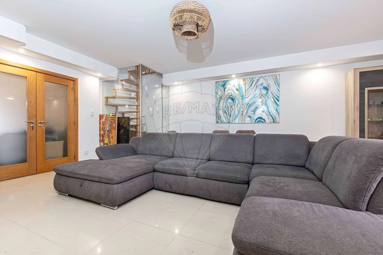Apartamento T4 para Venda em São Domingos de Rana Foto 3