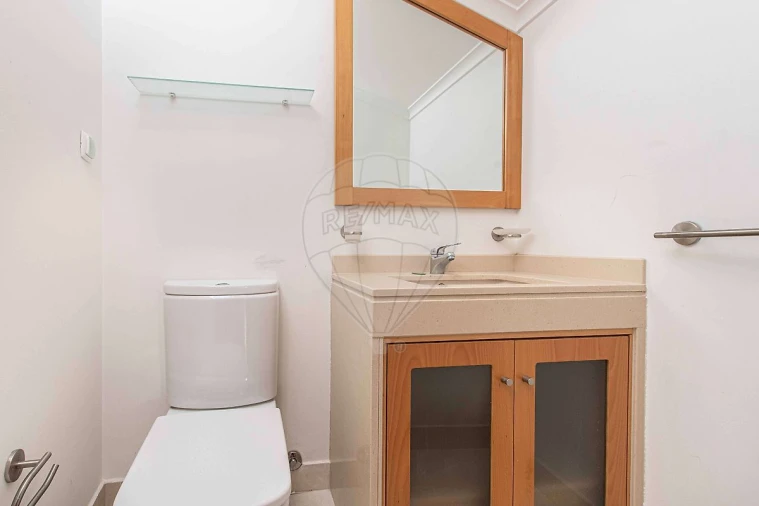 Apartamento T4 para Venda em São Domingos de Rana Foto 16